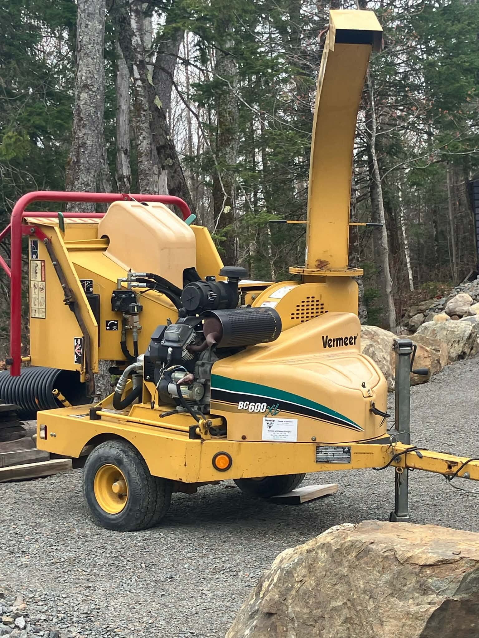 Vermeer BC600XL brush chipper ready for work